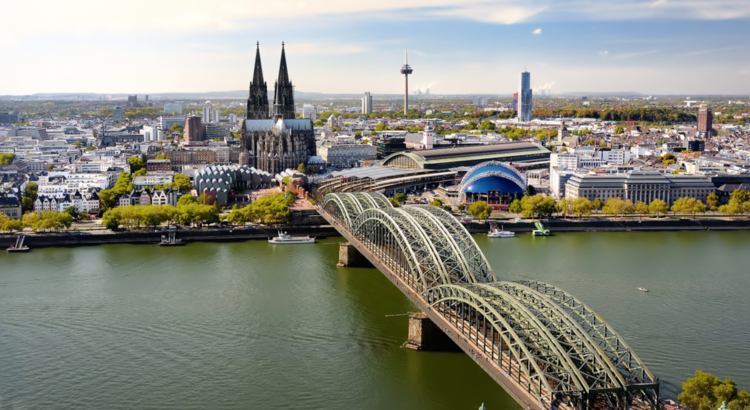 Deutschland Köln Dom Hauptbahnhof