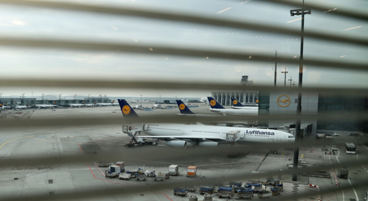 Lufthansa Flugzeuge Flughafen Frankfurt