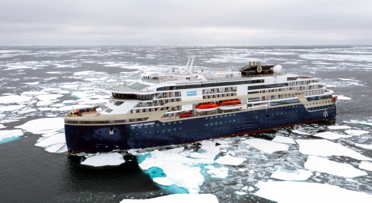 HX Expeditions Fridtjof Nansen im Eis.jpg