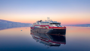 HX Roald Amundsen