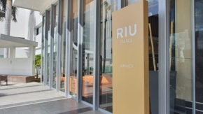 Riu Jamaika Hotel front Foto Riu
