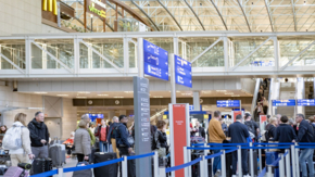 Passagiere Flughafen Frankfurt
