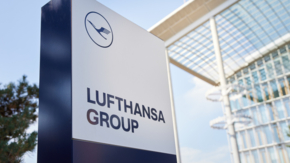 Lufthansa Group Stele