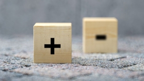 Plus Minus Foto iStock Fotogestoeber