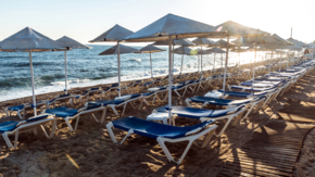 Griechenland Strand Liegen iStock SpVVK.jpg