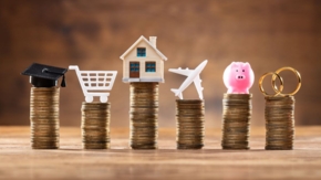 Finanzierung Reise Foto iStock Andrej Popov